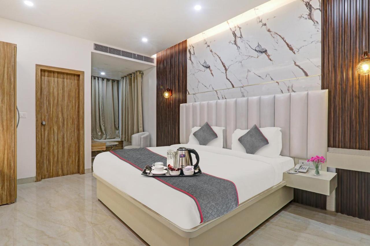 Super Townhouse Hotel Impact Chinhat Εξωτερικό φωτογραφία