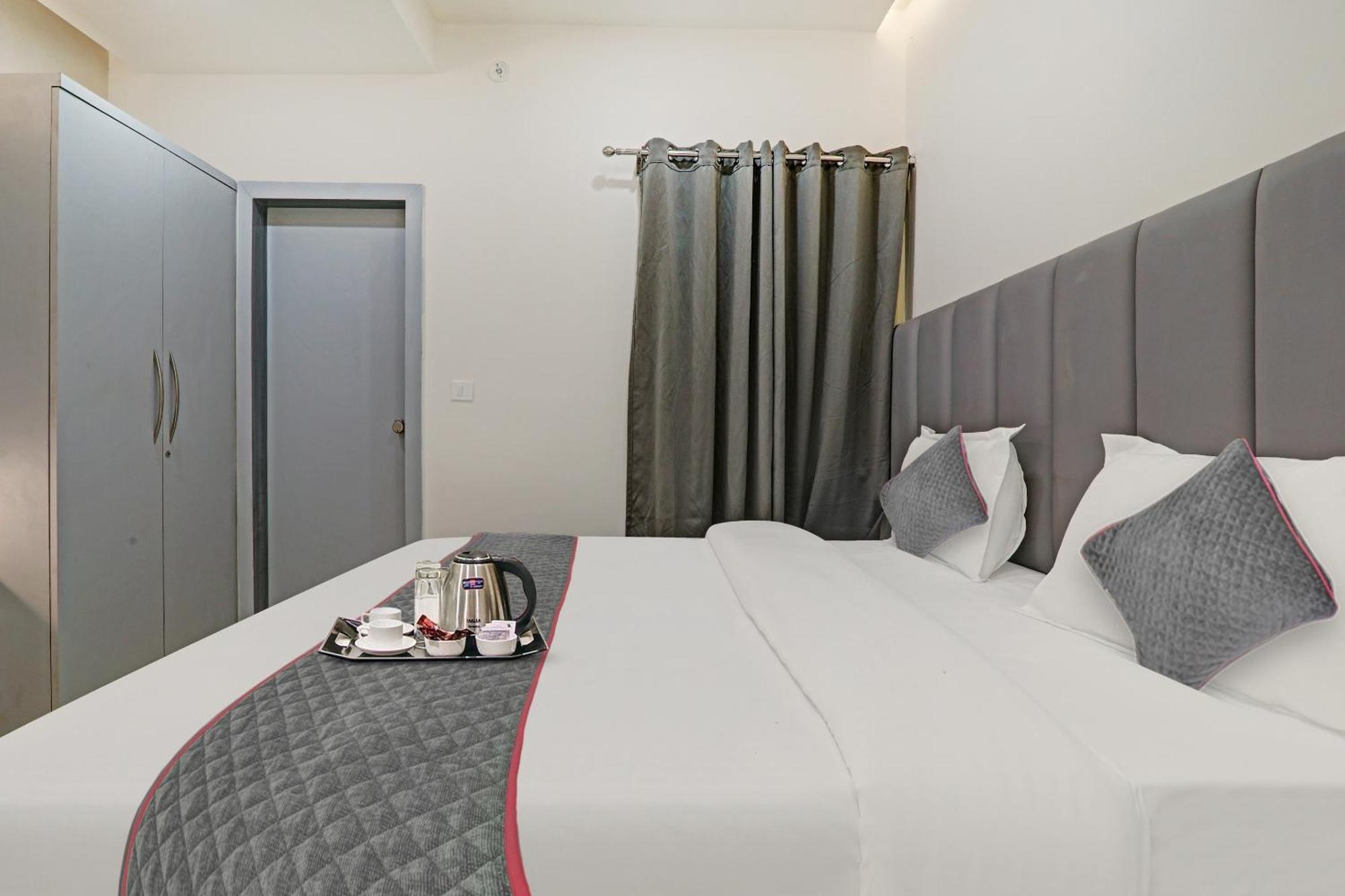 Super Townhouse Hotel Impact Chinhat Εξωτερικό φωτογραφία