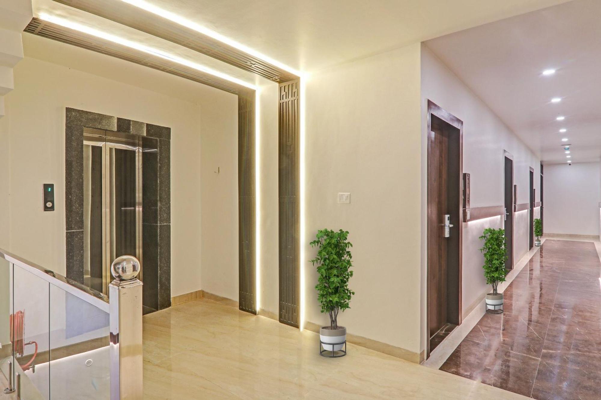 Super Townhouse Hotel Impact Chinhat Εξωτερικό φωτογραφία